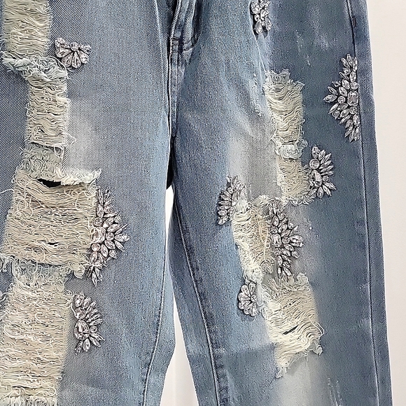 Lea & Viola Embellished Boyfriend Jeans - Picture 6 of 9